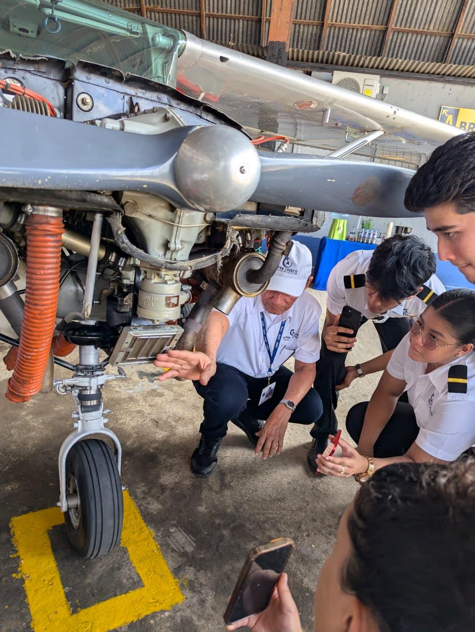 Alpha Charlie Escuela de Aviación